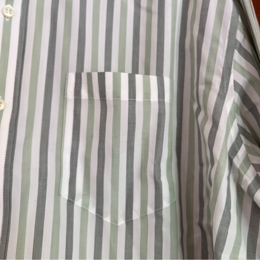 L.L. Bean Men’s XL Green Button Down Shirt - Picture 3 of 8